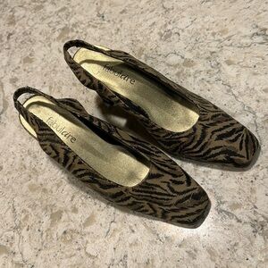FABULAIRE~3 1/2” HEEL~COLORS ACTUALLY LOOK CAMO~GOLD METAL ON BACK OF HEELS~BR